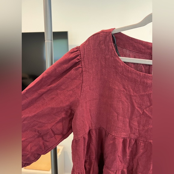 Women’s UMGEE Tiered Burgundy Tunic Top - Picture 3 of 4